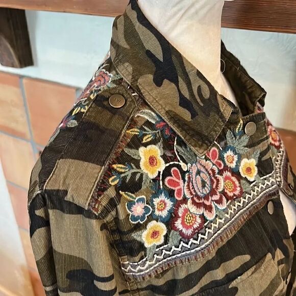 Johnny Was Raquel embroidered camo print drawstring waist corduroy jacket, S! - Picture 7 of 11